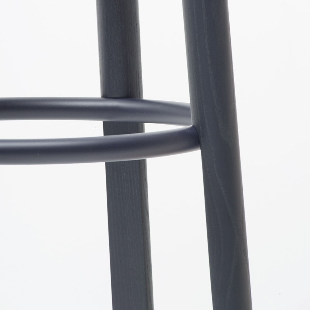 Body：Black Blue × Foot Ring：Black Blue