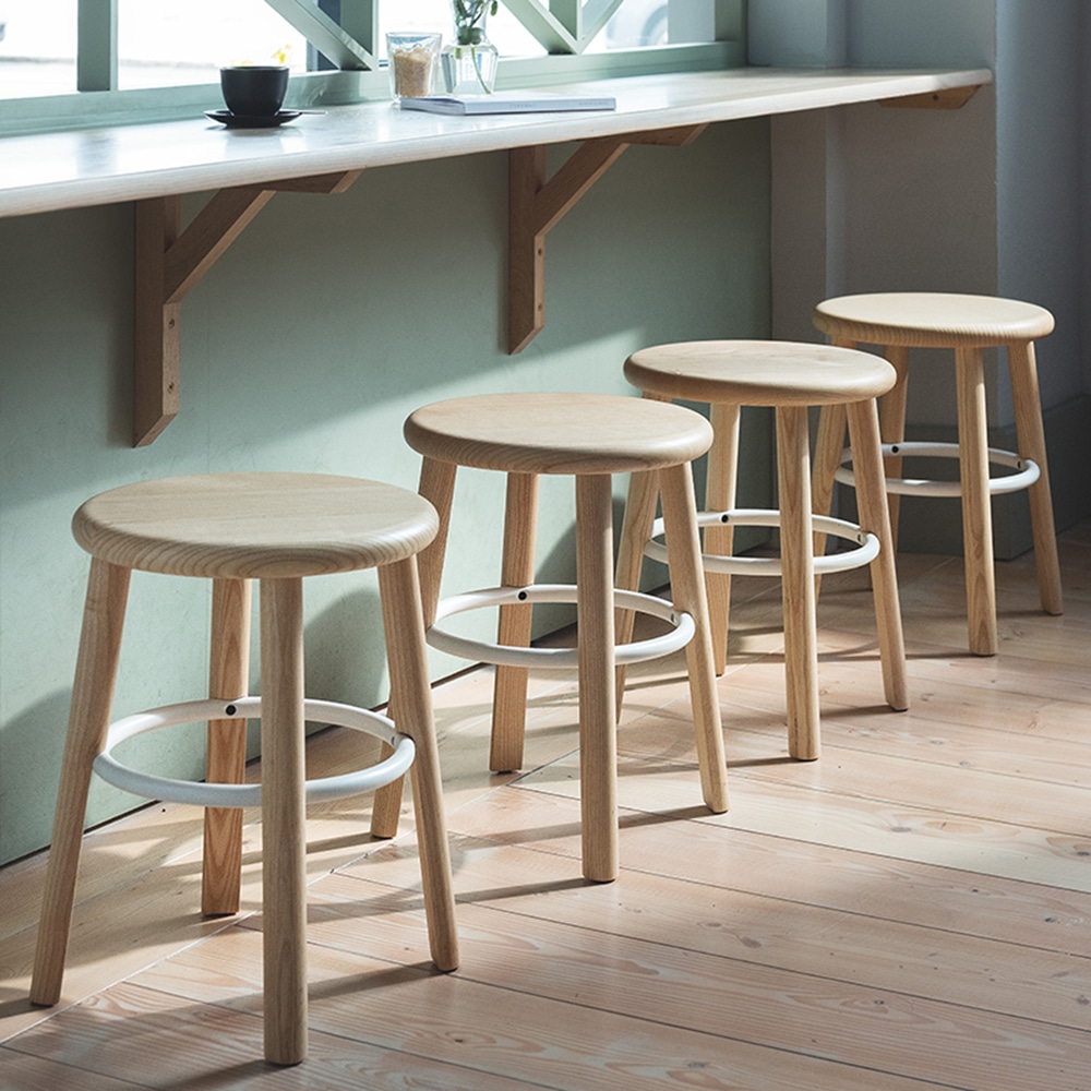 Body：Natural × Foot Ring：White