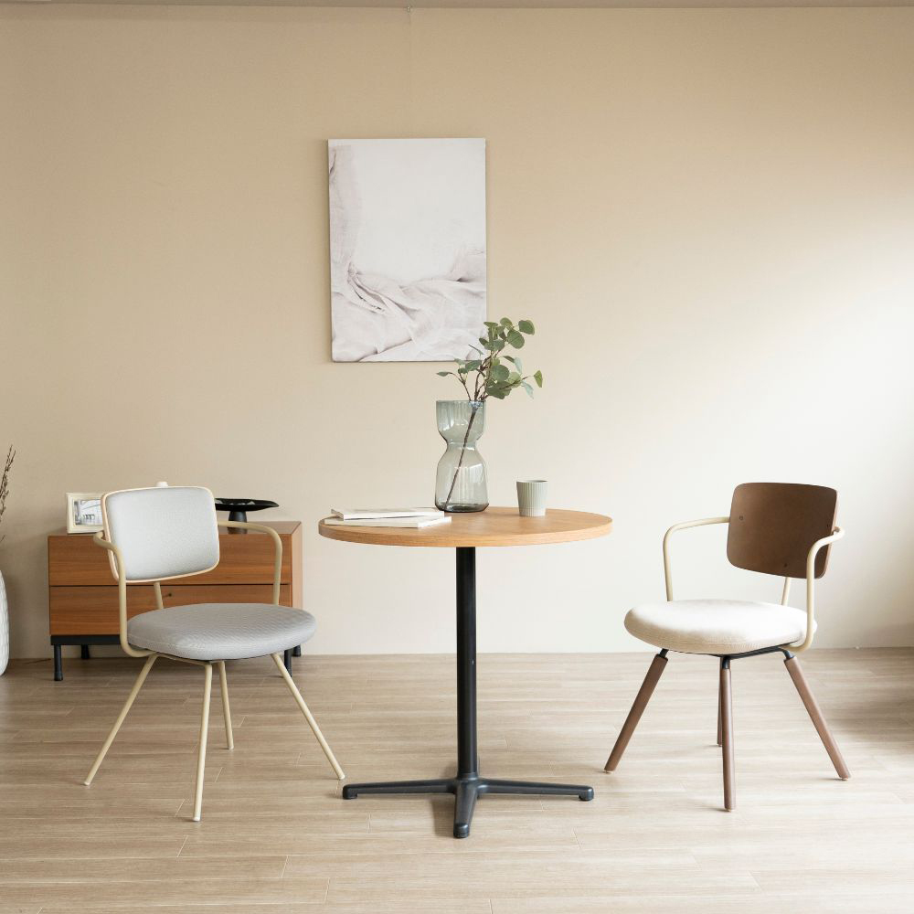 ソフトベージュ