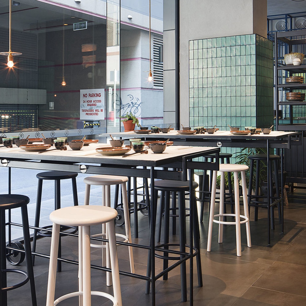 Body：Black Blue × Foot Ring：Black Blue