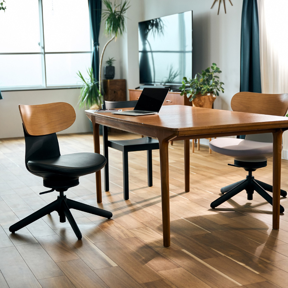 背:合板ミディアムアッシュ/座:合成皮革ブラック