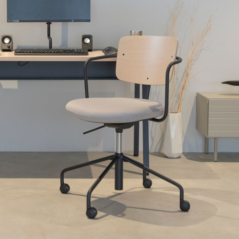 ソフトベージュ