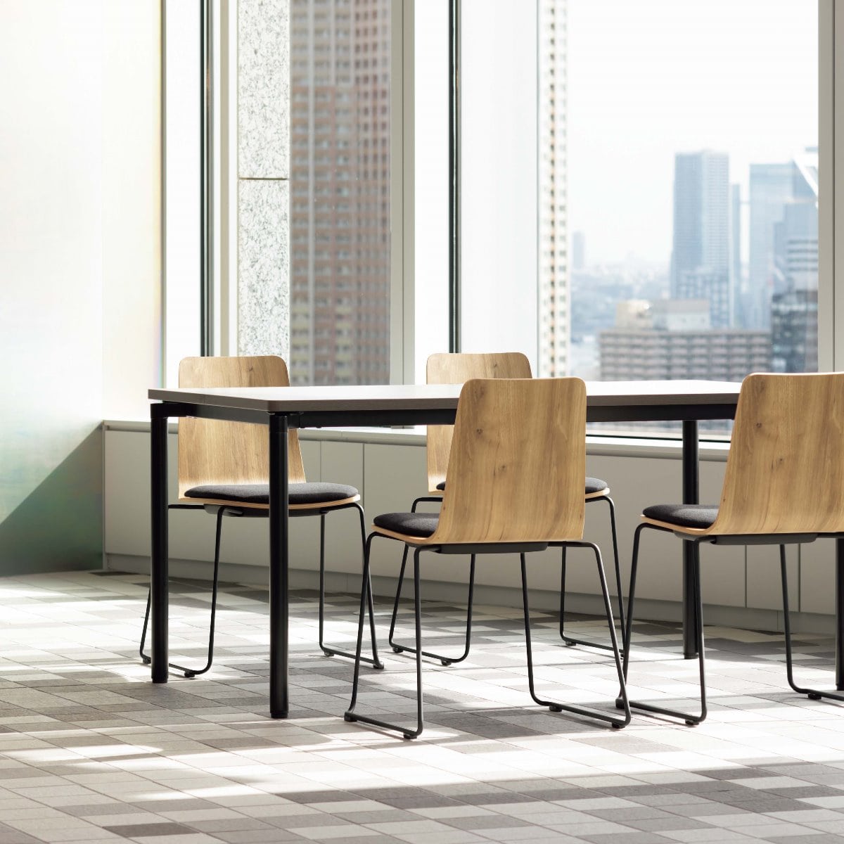 背座ティンバーミディアム／座パッド(レザー)ブライトグレー