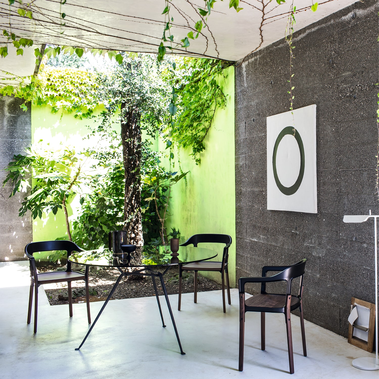 Frame:Black × Seat・Legs:American Walnut