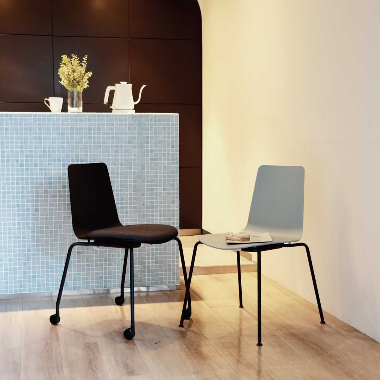 背座パーシアンレッド／座パッド(レザー)ブライトグレー