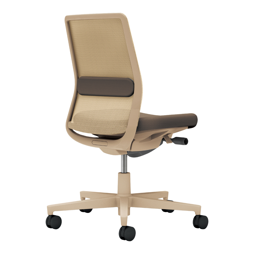 背：ソフトベージュ／座・ランバー： ダークグレージュ