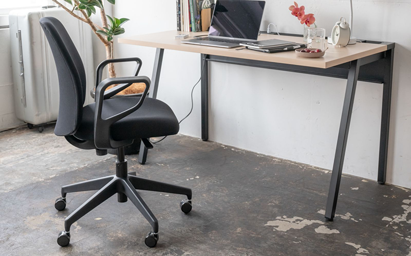 女性におすすめのデスクチェア【Opti(オプティ)】