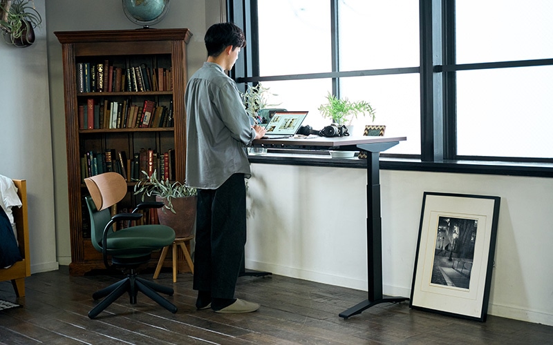 スタンディングデスクを活用するのもおすすめ