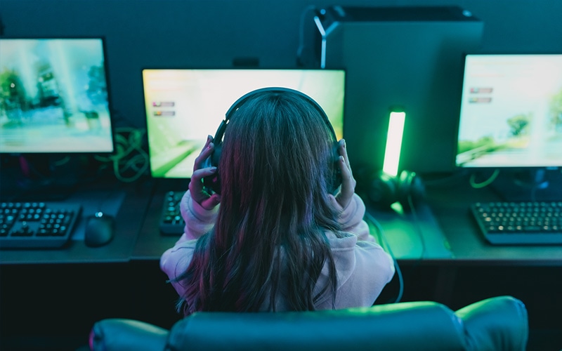 電動昇降デスクはゲーム用途にもおすすめ