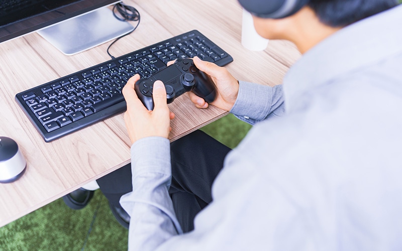 ゲーミング用途の電動昇降デスクの選び方