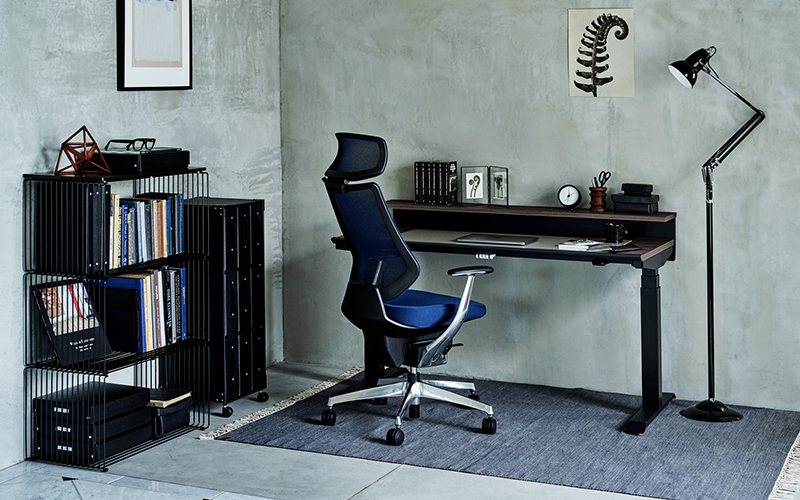 【ゲーミングデスクとしても使えるコクヨの電動昇降デスク】SEQUENCE