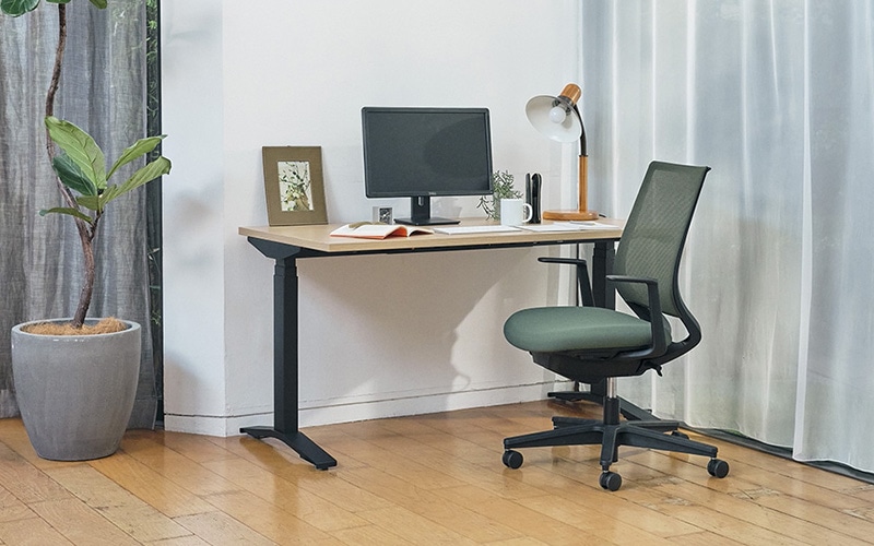 【ゲーミングデスクとしても使えるコクヨの電動昇降デスク】STANDSIT-W
