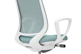 ランバーサポートなし