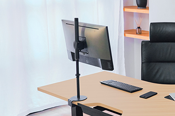 昇降動作時に障害物に当たると約3㎝戻る安全機能